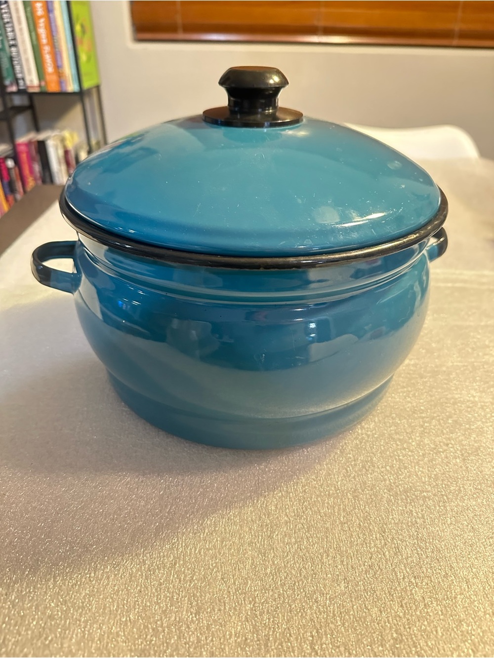 Vintage Blue Enameled Dutch Oven with Lid - Classic Kitchen Cookware